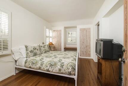 Premier Oceanfront Living in Santa Monica - Santa Monica, California