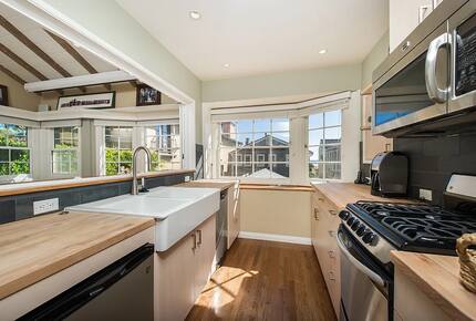Premier Oceanfront Living in Santa Monica - Santa Monica, California
