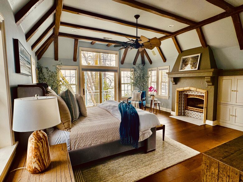 Spectacular Lakefront Estate - Lake Arrowhead, California