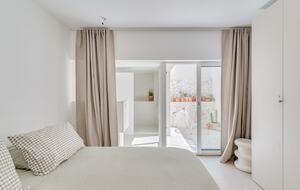 Luxury Escape in Les Goudes with Ocean View - Marseille, France