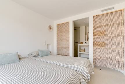 Luxury Escape in Les Goudes with Ocean View - Marseille, France