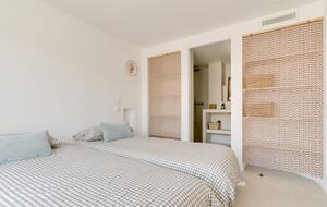 Luxury Escape in Les Goudes with Ocean View - Marseille, France