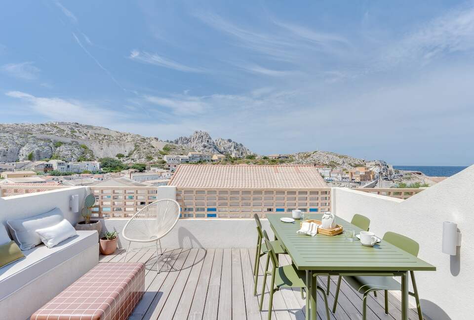 Luxury Escape in Les Goudes with Ocean View - Marseille, France