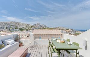 Luxury Escape in Les Goudes with Ocean View - Marseille, France