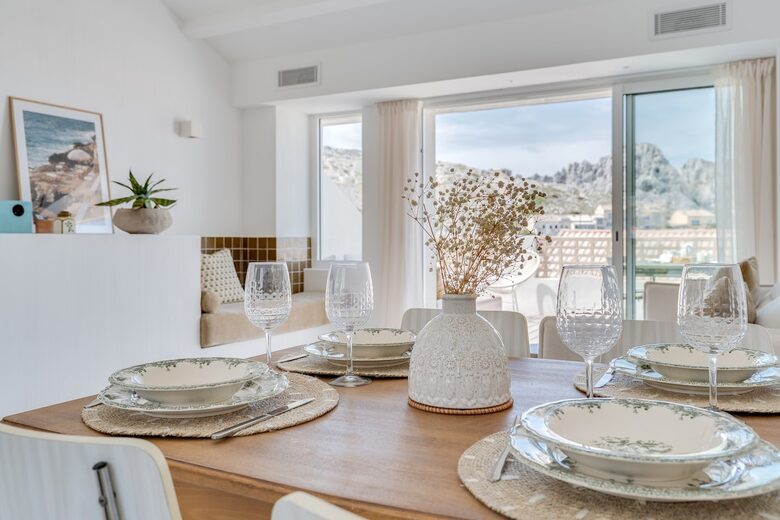 Luxury Escape in Les Goudes with Ocean View - Marseille, France