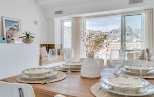 Luxury Escape in Les Goudes with Ocean View - Marseille, France