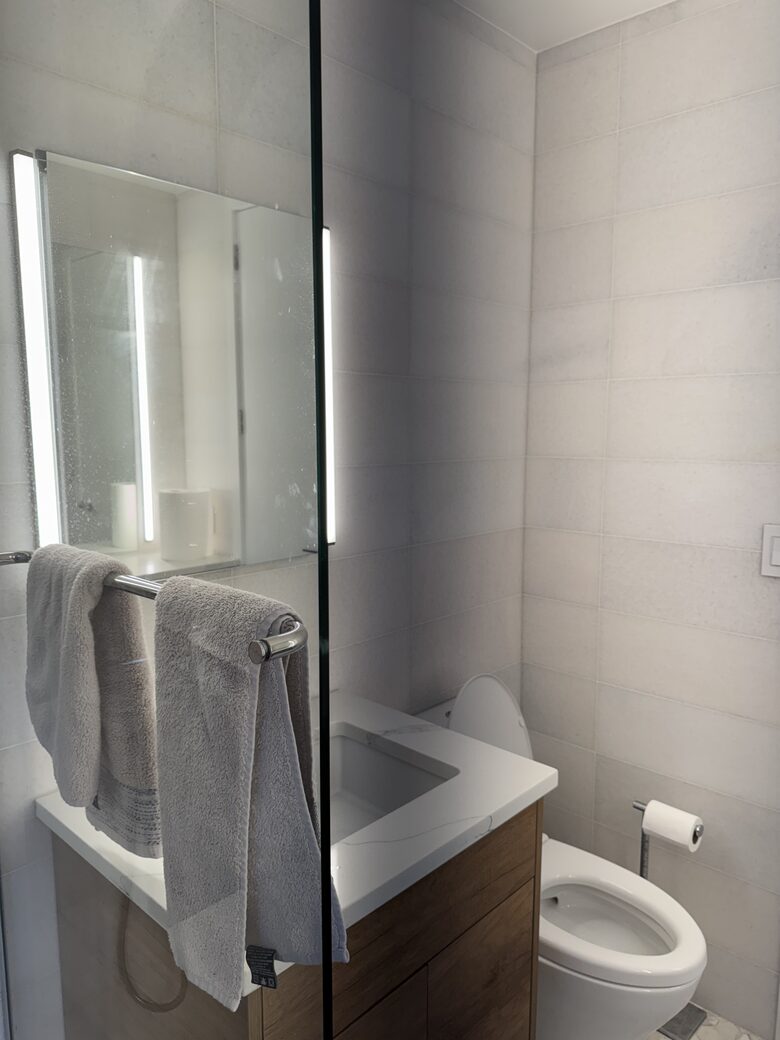 Elegant Midtown Manhattan Retreat Near Central Park - New York City, New York