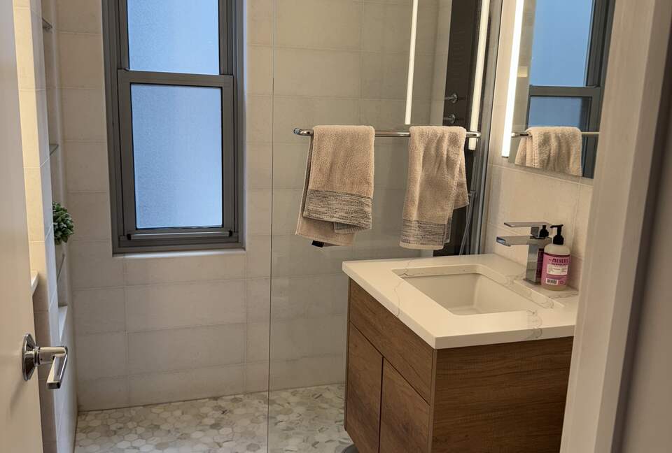 Elegant Midtown Manhattan Retreat Near Central Park - New York City, New York