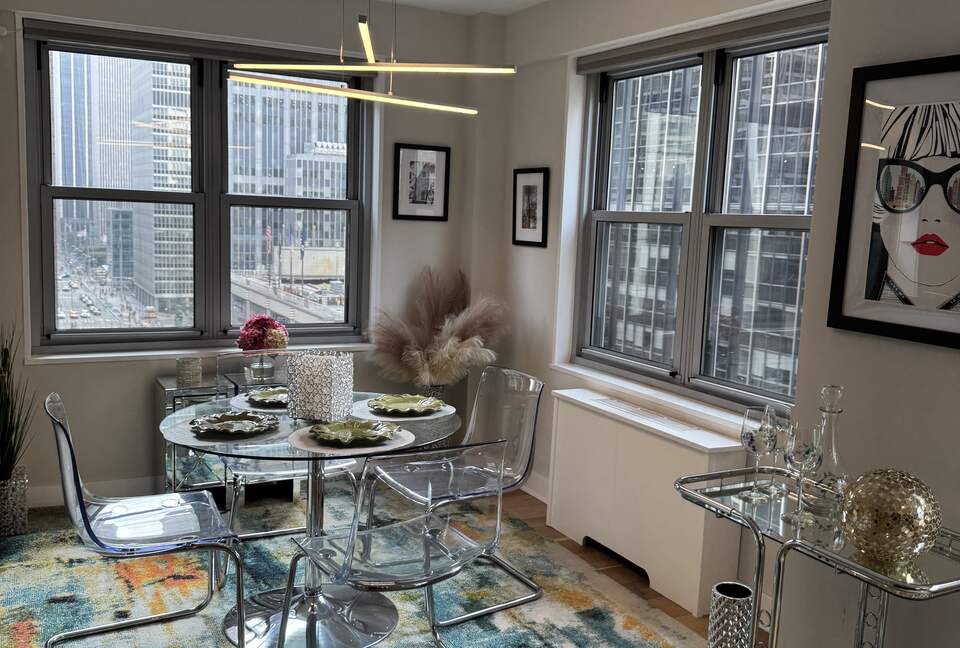 Elegant Midtown Manhattan Retreat Near Central Park - New York City, New York