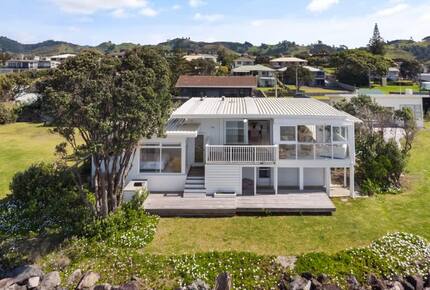 Seaside Simplicity at Waihi Beach - Waihi Beach, New Zealand