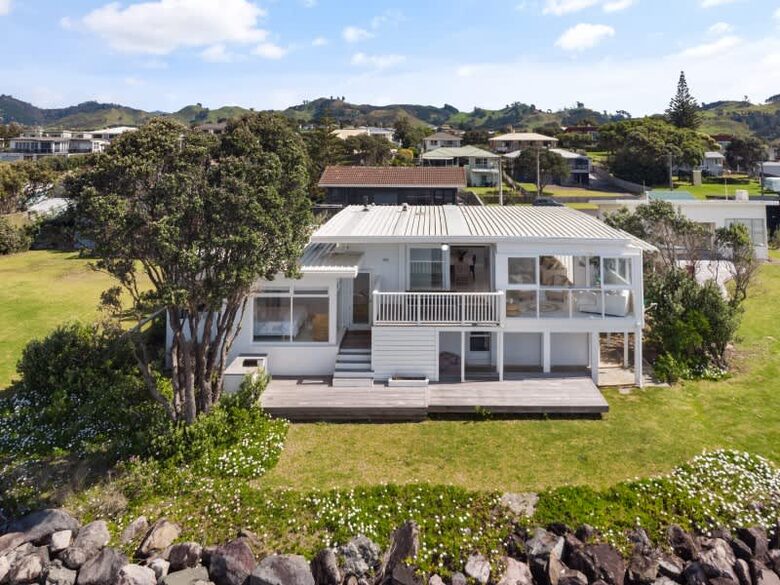 Seaside Simplicity at Waihi Beach - Waihi Beach, New Zealand