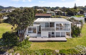 Seaside Simplicity at Waihi Beach - Waihi Beach, New Zealand