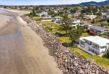 Seaside Simplicity at Waihi Beach - Waihi Beach, New Zealand