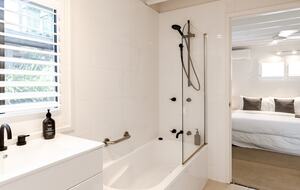 Exquisite Hideaway near Hastings Street - Noosa Heads, Australia