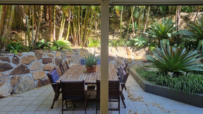 Hilltop Haven with City Views - Brisbane, Australia