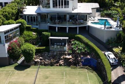 Hilltop Haven with City Views - Brisbane, Australia