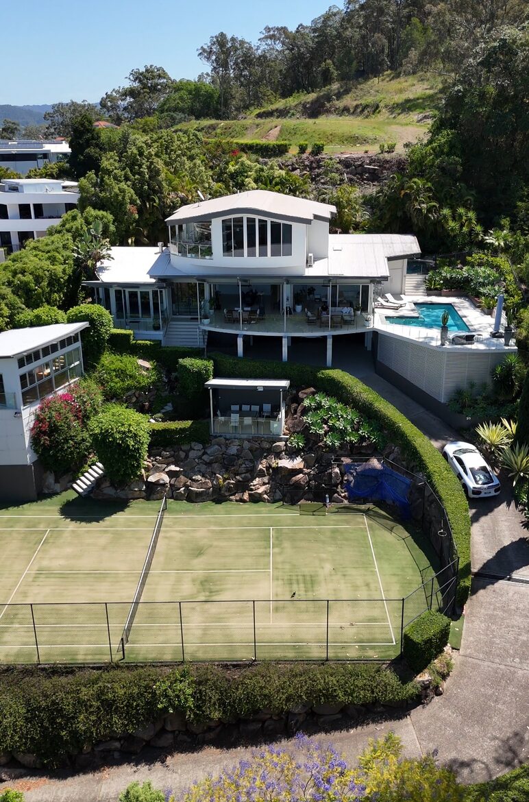 Hilltop Haven with City Views - Brisbane, Australia