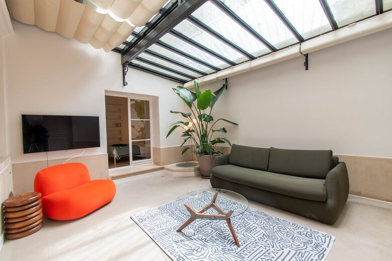 Parisian loft in the centre of Paris - Paris, France