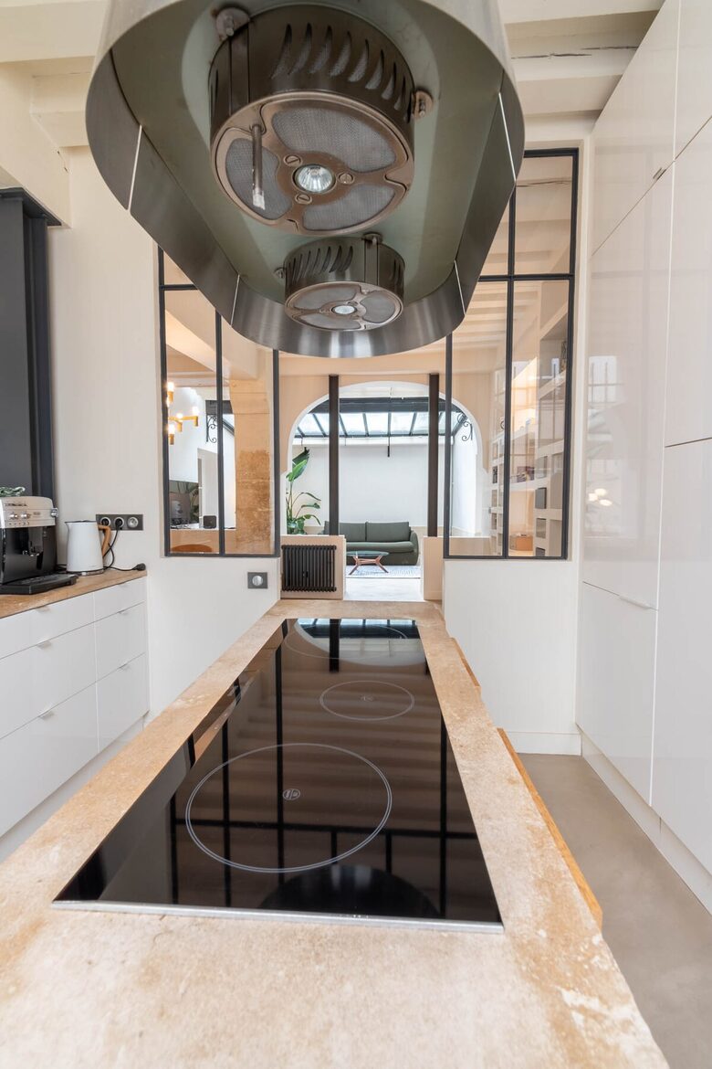 Parisian loft in the centre of Paris - Paris, France