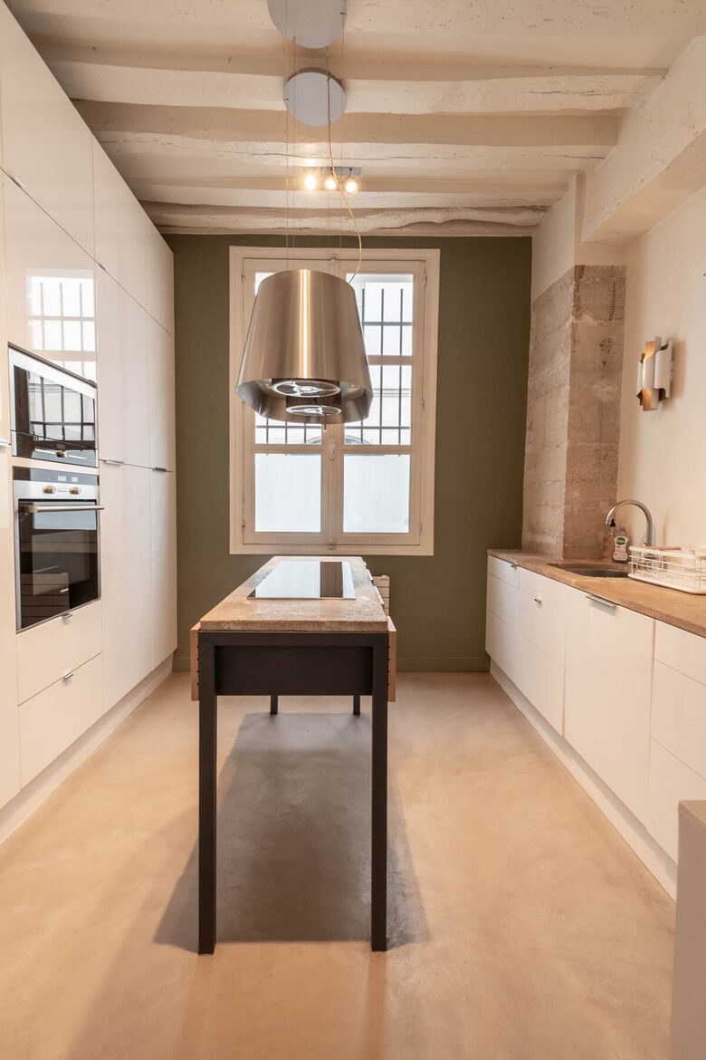 Parisian loft in the centre of Paris - Paris, France