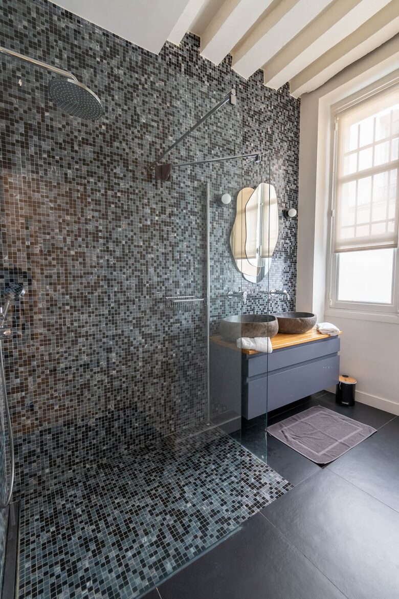 Parisian loft in the centre of Paris - Paris, France