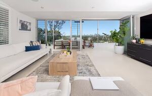 Hilltop Haven with City Views - Brisbane, Australia