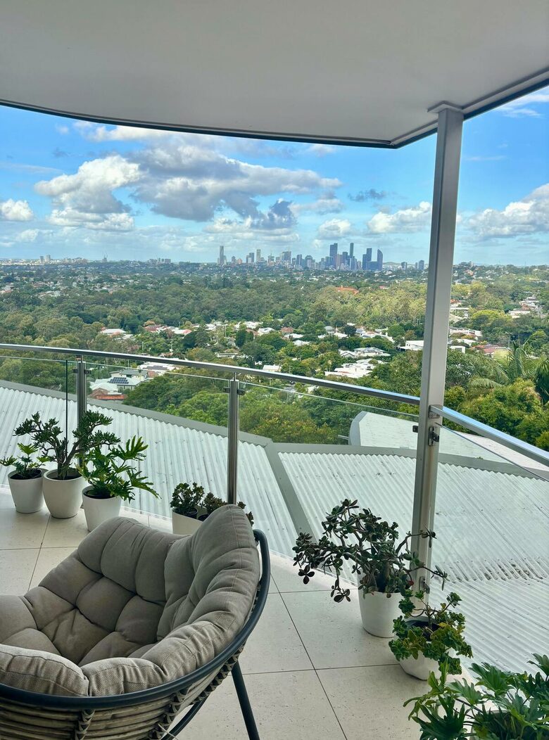Hilltop Haven with City Views - Brisbane, Australia