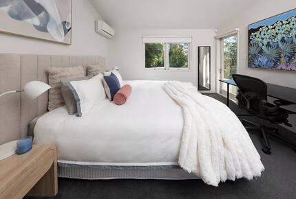 Hilltop Haven with City Views - Brisbane, Australia