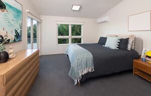 Hilltop Haven with City Views - Brisbane, Australia