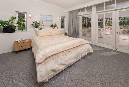 Hilltop Haven with City Views - Brisbane, Australia