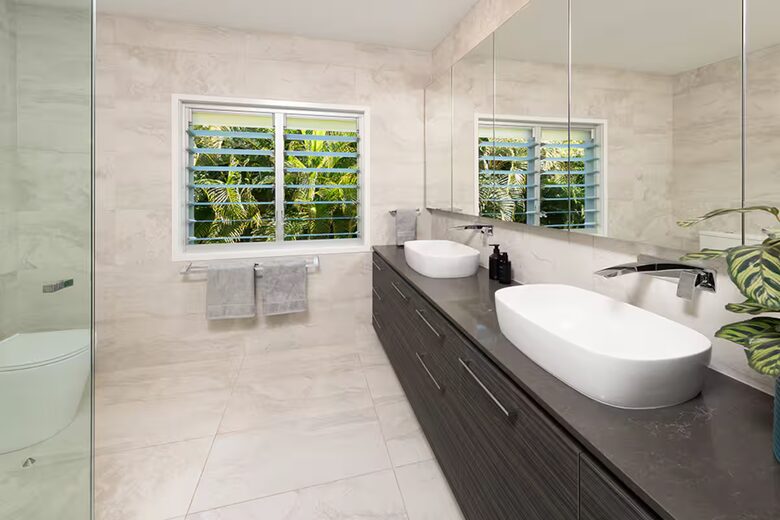 Hilltop Haven with City Views - Brisbane, Australia