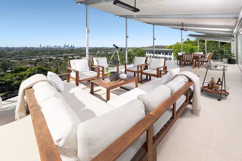 Hilltop Haven with City Views - Brisbane, Australia