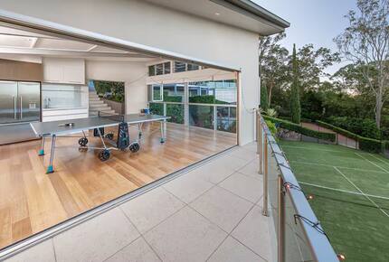 Hilltop Haven with City Views - Brisbane, Australia