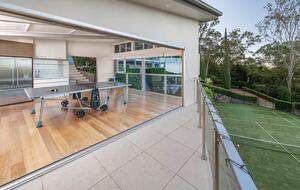 Hilltop Haven with City Views - Brisbane, Australia