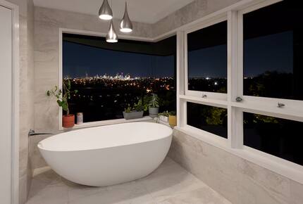 Hilltop Haven with City Views - Brisbane, Australia