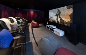 Hilltop Haven with City Views - Brisbane, Australia