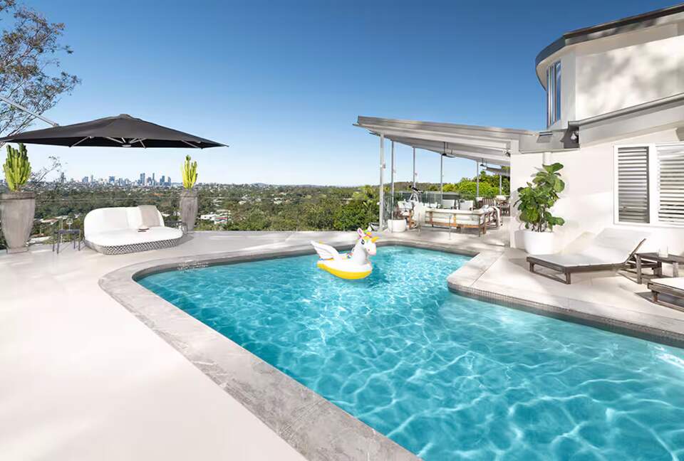 Hilltop Haven with City Views - Brisbane, Australia