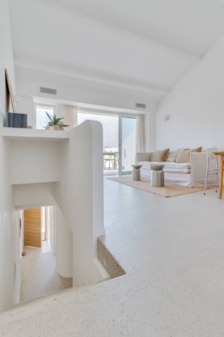 Luxury Escape in Les Goudes with Ocean View - Marseille, France