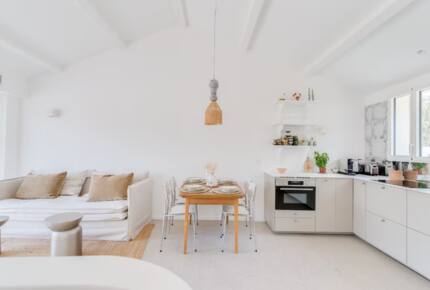 Luxury Escape in Les Goudes with Ocean View - Marseille, France