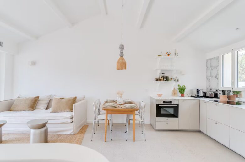 Luxury Escape in Les Goudes with Ocean View - Marseille, France