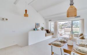 Luxury Escape in Les Goudes with Ocean View - Marseille, France