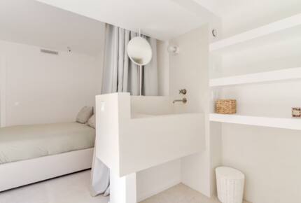 Luxury Escape in Les Goudes with Ocean View - Marseille, France