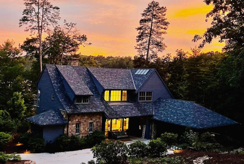 Exclusive Lake Rabun Escape Steps from Halls Marina - Lakemont, Georgia