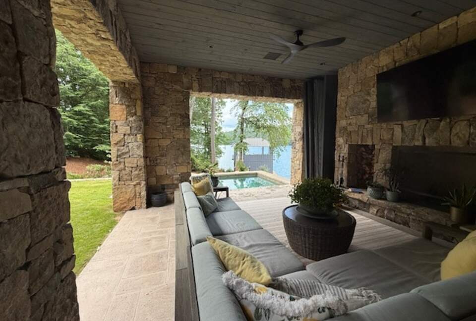 Exclusive Lake Rabun Escape Steps from Halls Marina - Lakemont, Georgia