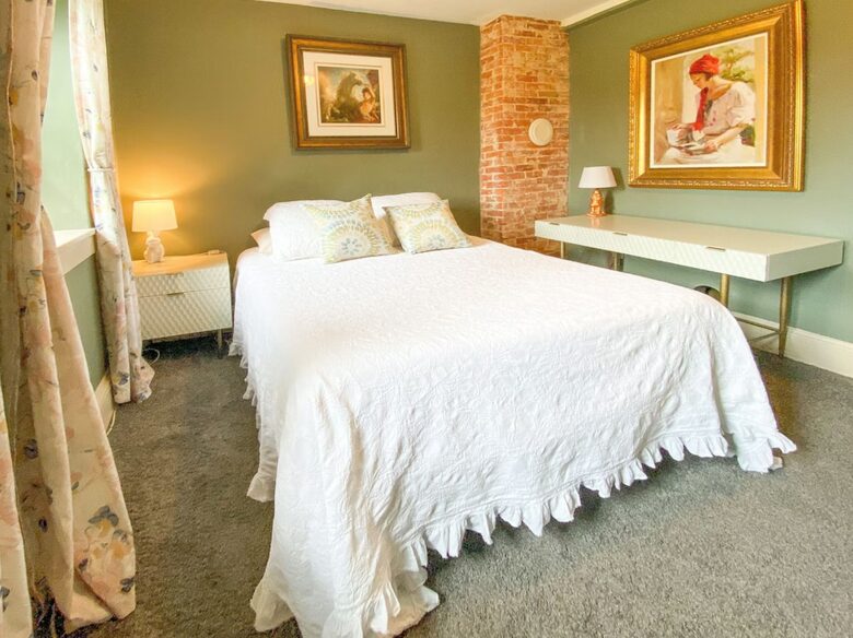 Charming 1732 Farmhouse Retreat in the Brandywine Valley - Coatesville, Pennsylvania