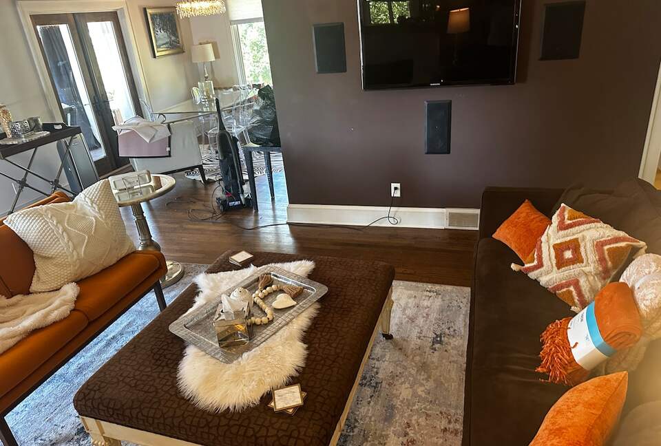 Stylish Asheville Getaway with Private Jacuzzi & Downtown Views - Asheville, North Carolina