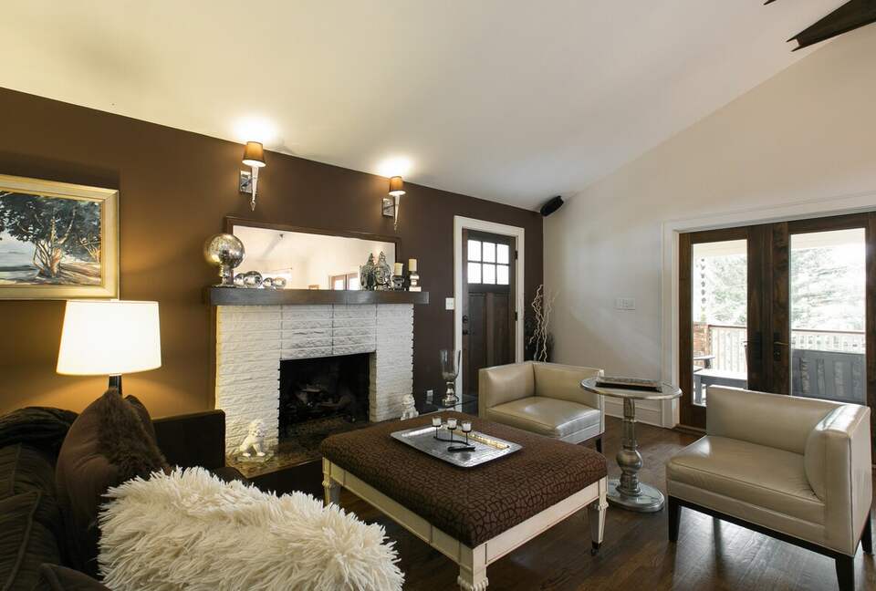 Stylish Asheville Getaway with Private Jacuzzi & Downtown Views - Asheville, North Carolina