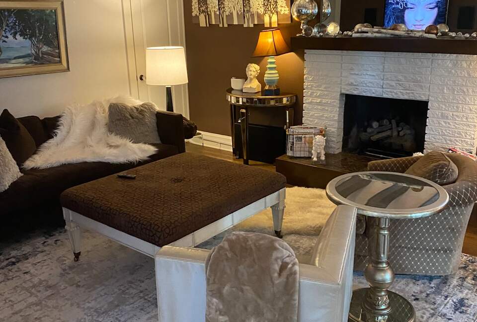 Stylish Asheville Getaway with Private Jacuzzi & Downtown Views - Asheville, North Carolina