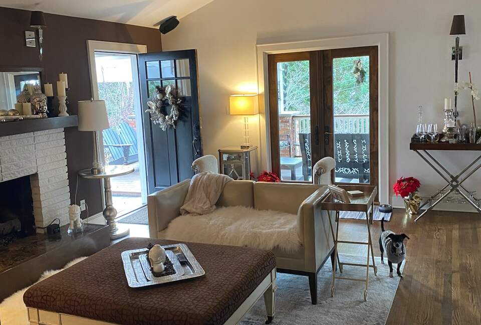 Stylish Asheville Getaway with Private Jacuzzi & Downtown Views - Asheville, North Carolina