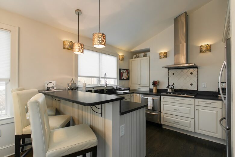 Stylish Asheville Getaway with Private Jacuzzi & Downtown Views - Asheville, North Carolina